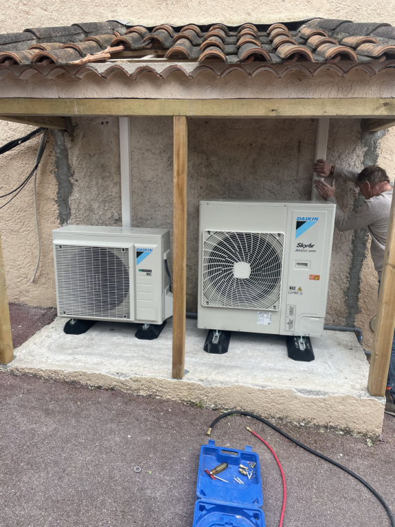 Installation d'une climatisation réversible gainable à Valbonne